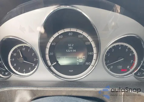 2010 Mercedes-Benz E 350 4Matic z USA, uszkodzony, nr VIN WDDHF8HB4AA148403